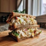 Hähnchen-Apfel-Salat-Sandwich