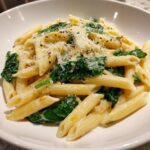 Pasta mit Spinat und Zitronenrahmsauce