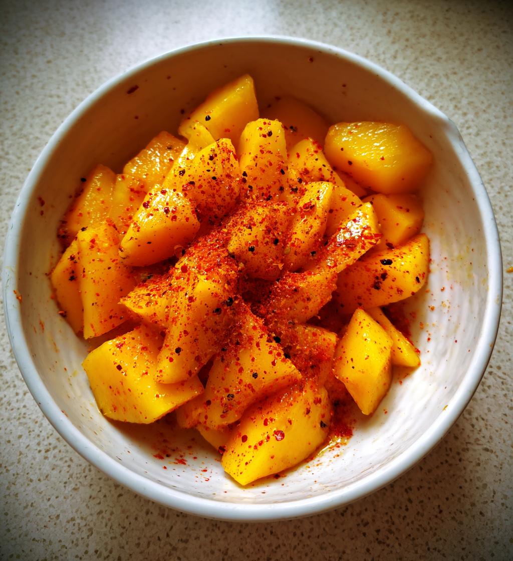 Mangostücke mit Chilipulver - detail 1