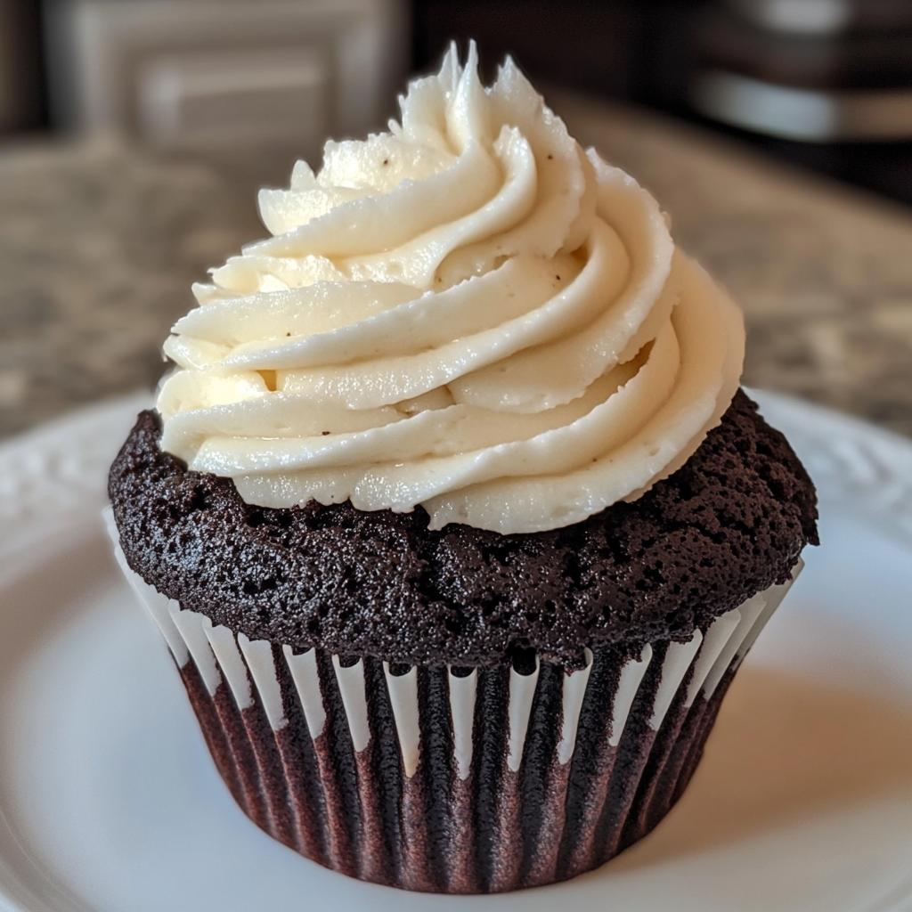 moist black velvet cupcakes recipe - detail 1