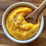 Butternut-Kürbis Püree mit geröstetem Knoblauch